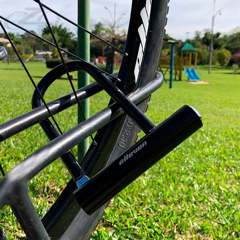 Cadeado U-Lock Elleven em Aço 140x210mm para Bike e Moto Cadeado U-Lock Elleven em Aço 140x210mm para Bike e Moto