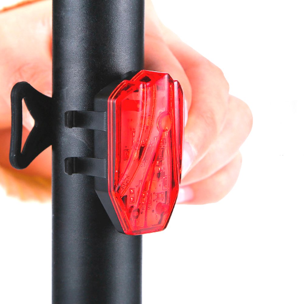 Lanterna LED Traseira para Bicicleta com Sinalização e USB Lanterna LED Traseira para Bicicleta com Sinalização e USB